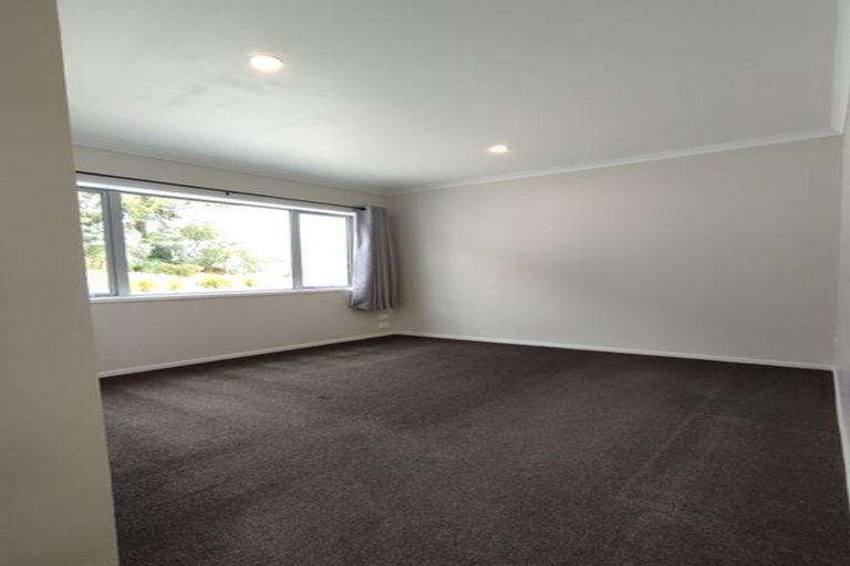 Photo of property in 10 Ridgeview Close, Red Beach, 0932