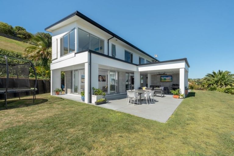 Photo of property in 7r Estates Terrace, Welcome Bay, Tauranga, 3175