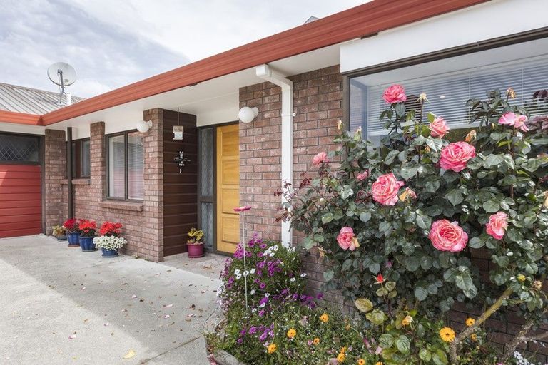 Photo of property in 8 Colorado Crescent, Milson, Palmerston North, 4414