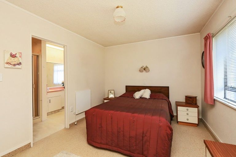 Photo of property in 4/52 Avondale Road, Taradale, Napier, 4112