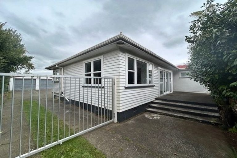 Photo of property in 20 Bartholomew Road, Levin, 5510