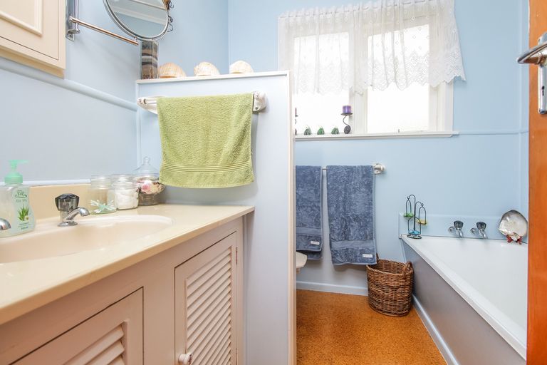 Photo of property in 46 Ranui Avenue, Ranui, Auckland, 0612