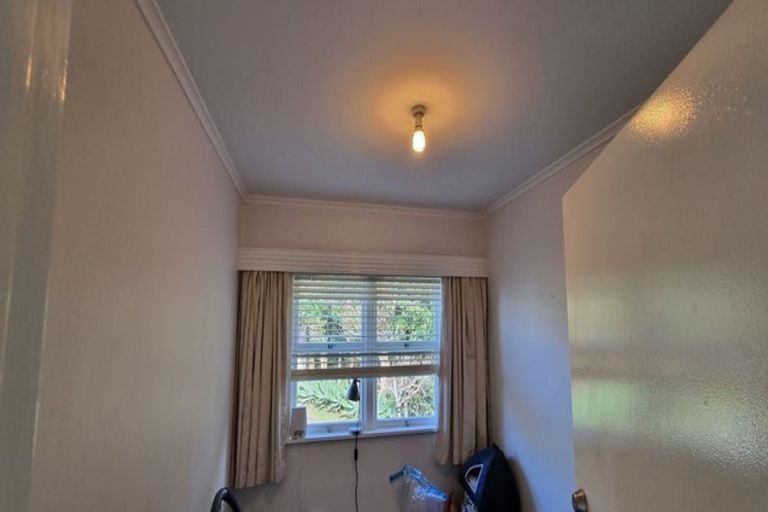 Photo of property in 17 Bevyn Street, Castor Bay, Auckland, 0620