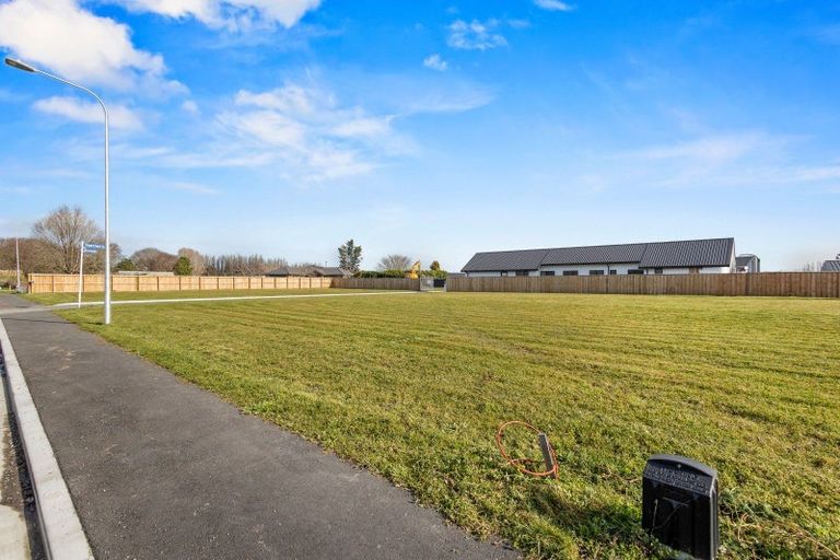 Photo of property in 37 Hawkins Road, Marshland, Christchurch, 8051