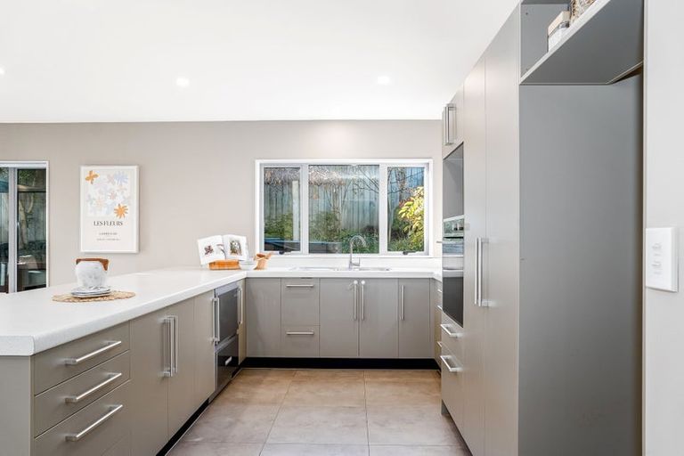 Photo of property in 6 Sumner Terrace, Aotea, Porirua, 5024