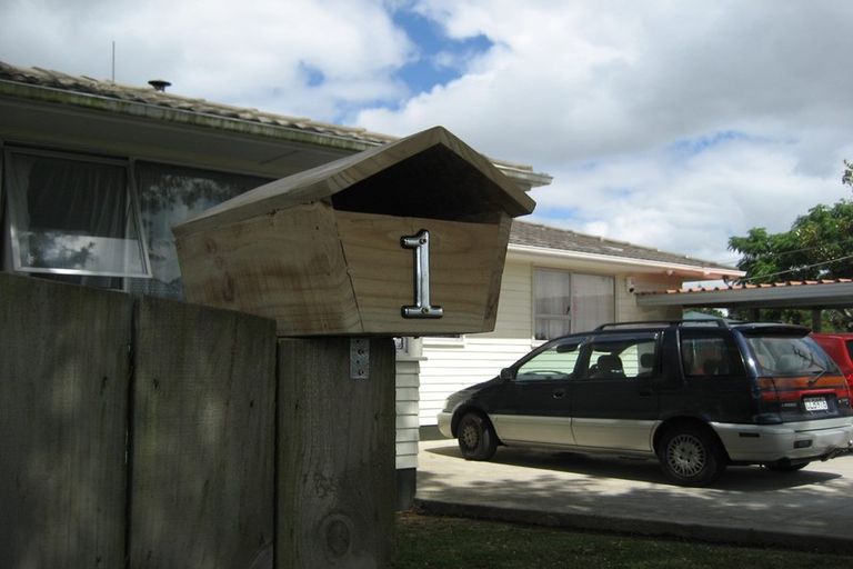 Photo of property in 2 Glucina Place, Glen Eden, Auckland, 0602