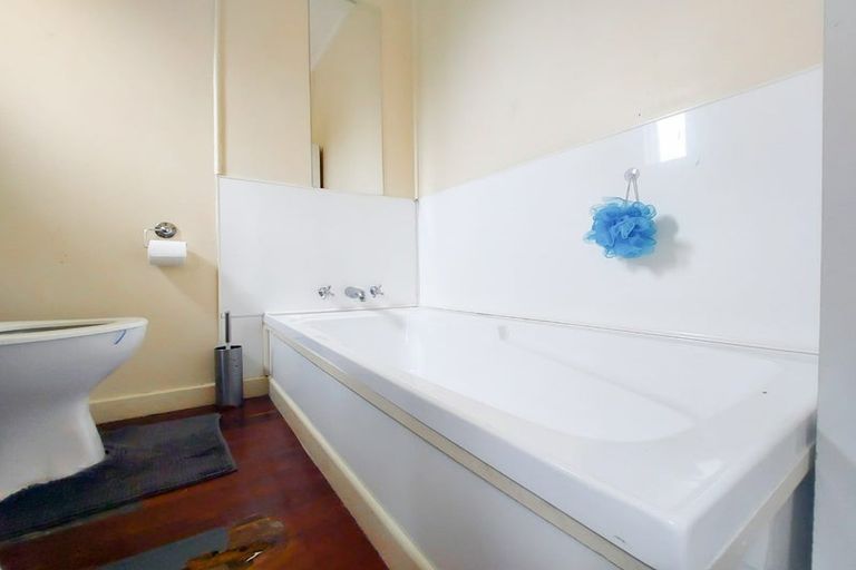 Photo of property in 214 Fox Street, Hamilton East, Hamilton, 3216