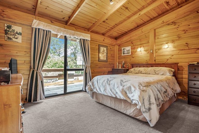 Photo of property in 3 Claret Place, Henderson, Auckland, 0612