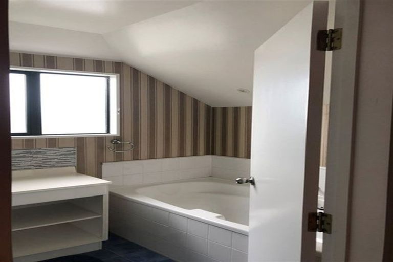 Photo of property in 165 Peverel Street, Riccarton, Christchurch, 8041