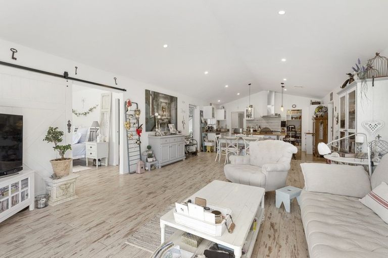 Photo of property in 2 Mercade Close, Stratford, 4332