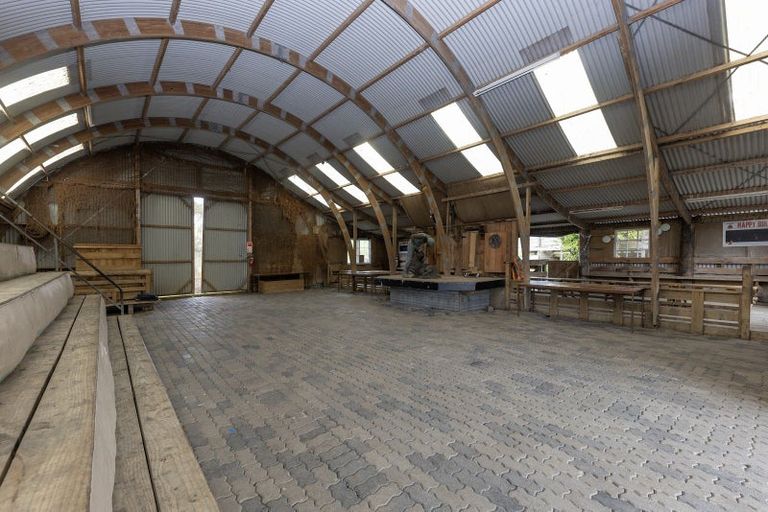 Photo of property in 308 Henderson Valley Road, Henderson Valley, Auckland, 0612