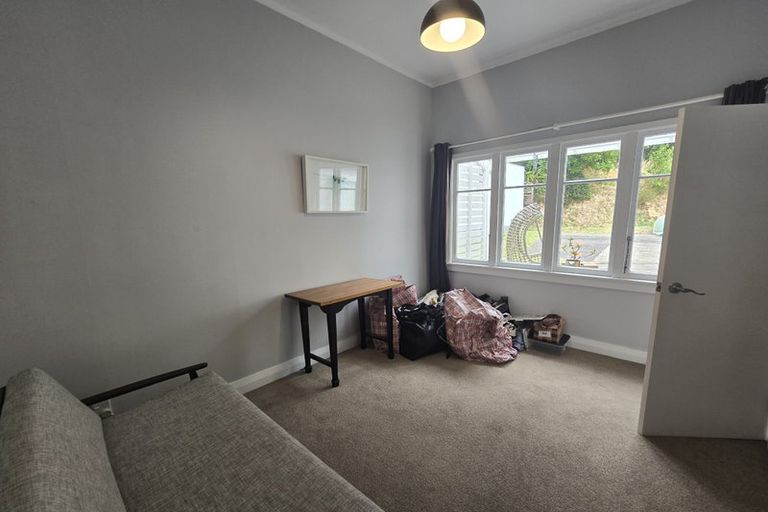 Photo of property in 32 Todman Street, Brooklyn, Wellington, 6021