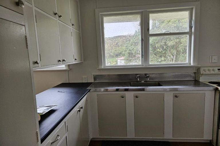 Photo of property in 153 Sievers Grove, Cannons Creek, Porirua, 5024