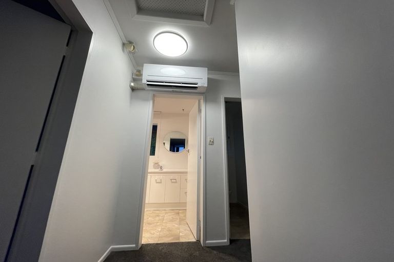 Photo of property in 6 Churton Drive, Churton Park, Wellington, 6037