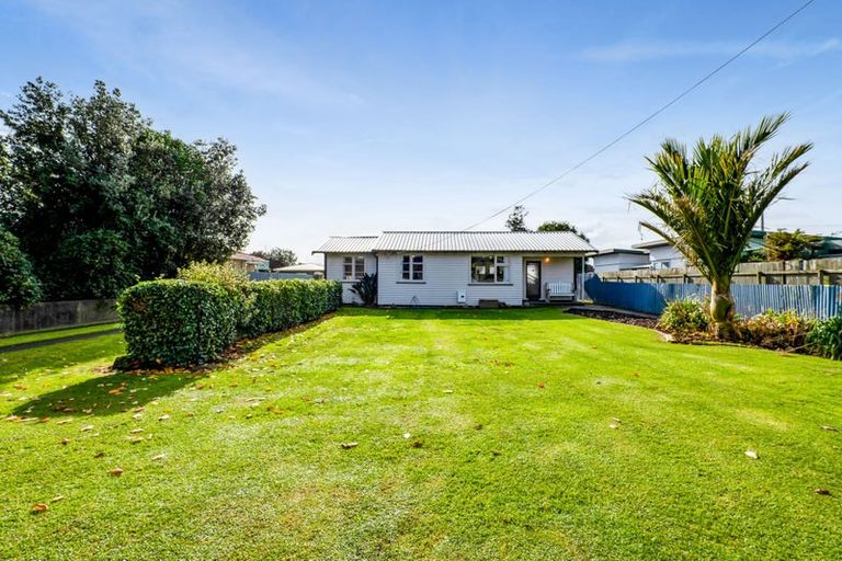 Photo of property in 342 South Road, Hawera, 4610