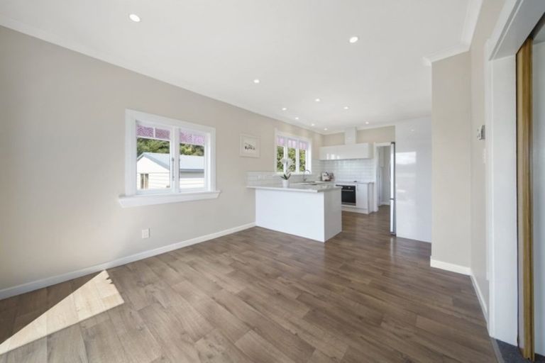 Photo of property in 121g George Street, Tuakau, 2121