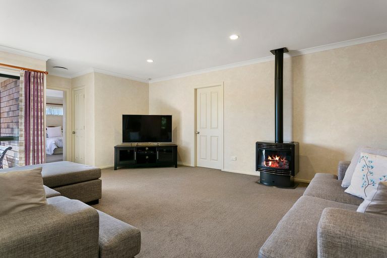 Photo of property in 14 Mirbeck Avenue, Cambridge, 3434