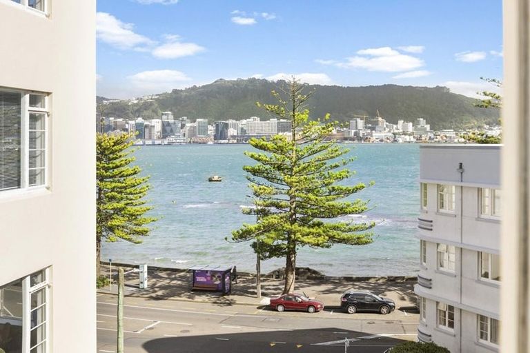 Photo of property in Wharenui Apartments, 274 Oriental Parade, Oriental Bay, Wellington, 6011