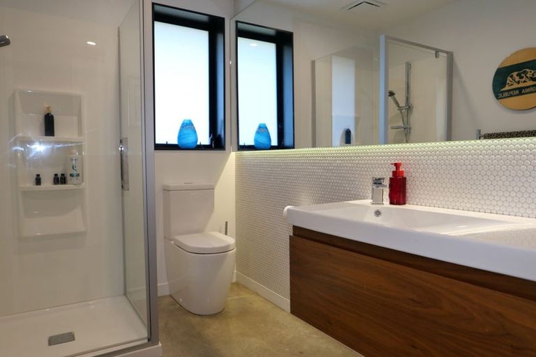 Photo of property in 3 Te Heke Place, Waikanae, 5036