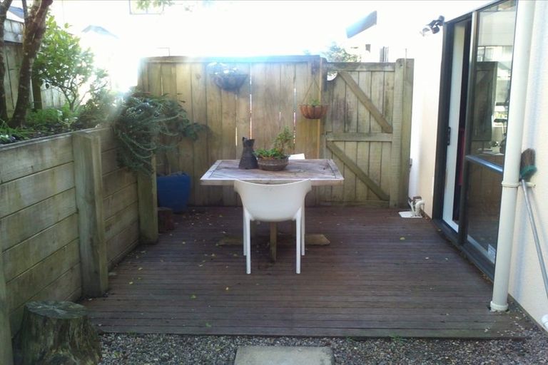 Photo of property in 77a Woodhouse Avenue, Karori, Wellington, 6012