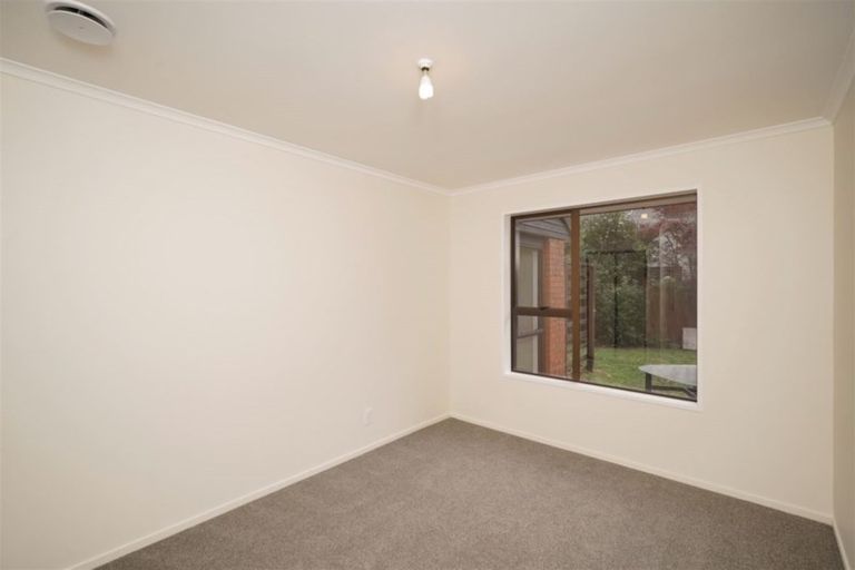 Photo of property in 8 Ridder Place, Halswell, Christchurch, 8025