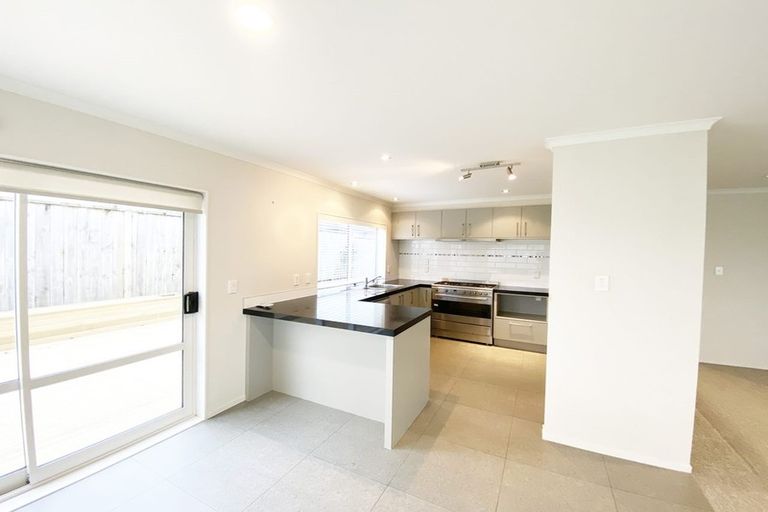 Photo of property in 33 Kensway Drive, Flat Bush, Auckland, 2016