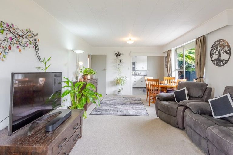 Photo of property in 2/306 Southland Road, Hastings, 4122