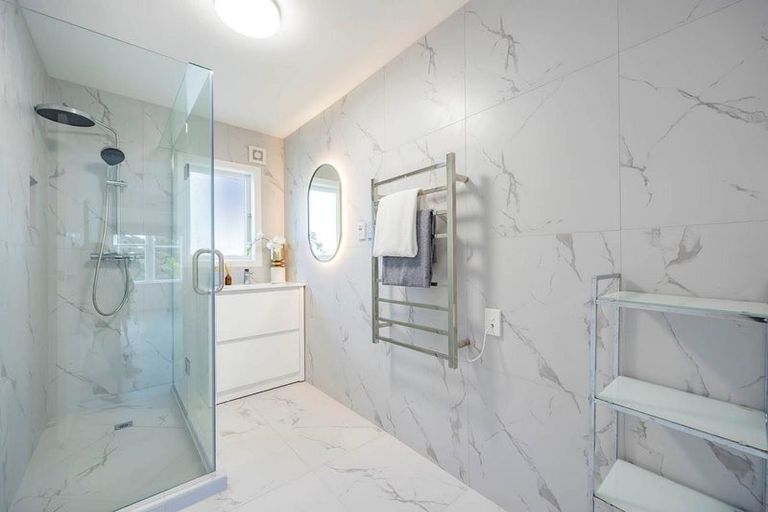 Photo of property in 23 Korotaha Terrace, Rothesay Bay, Auckland, 0630