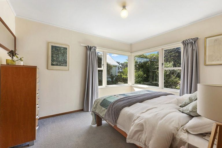 Photo of property in 54 Edinburgh Terrace, Berhampore, Wellington, 6023