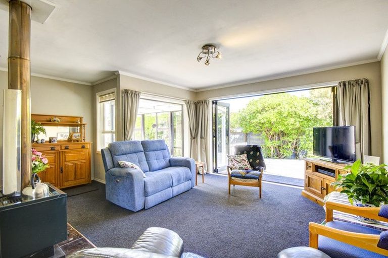 Photo of property in 5 Collins Drive, Waikuku Beach, 7402