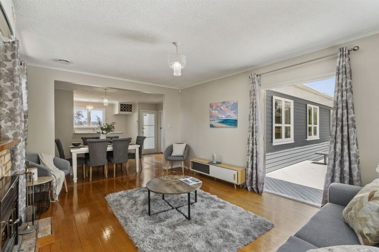 Photo of property in 1/24 Lyttelton Avenue, Forrest Hill, Auckland, 0620