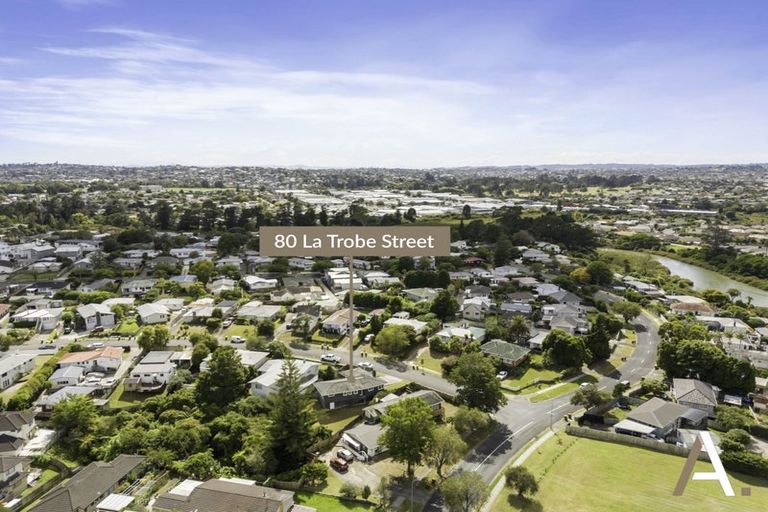 Photo of property in 80 La Trobe Street, Pakuranga Heights, Auckland, 2010