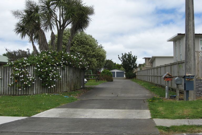 Photo of property in 37 Puriri Road, Pukekohe, 2120