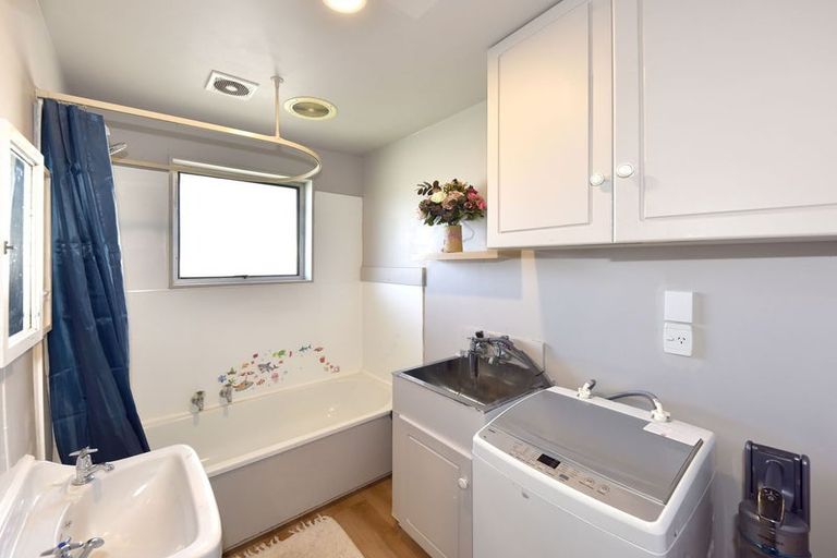 Photo of property in 1/9a Avonhead Road, Avonhead, Christchurch, 8042