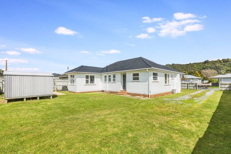 Photo of property in 42 Donnelley Drive, Wainuiomata, Lower Hutt, 5014