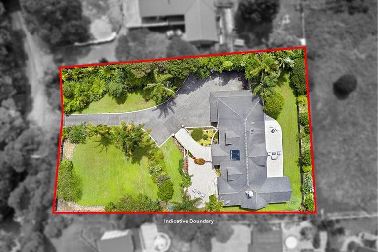 Photo of property in 3 Napuka Road, Henderson Valley, Auckland, 0612