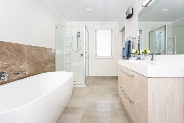 Photo of property in 19 Holmes Hanover Lane, Halswell, Christchurch, 8025