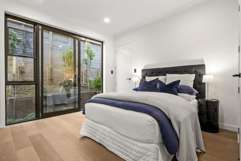 Photo of property in 5 Kina Place, Long Bay, Auckland, 0630