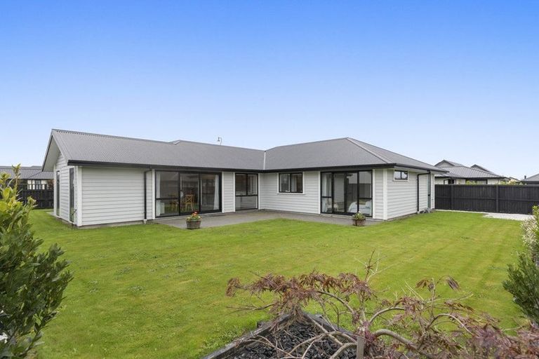 Photo of property in 11 Saint James Place, Rangiora, 7400