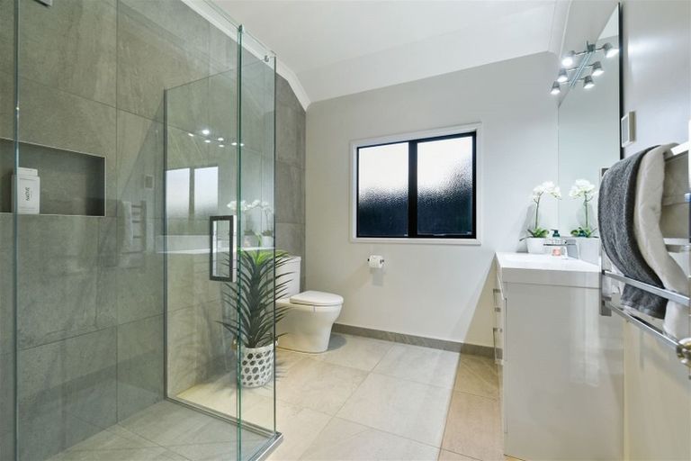 Photo of property in 2 Keswick Crescent, Huntington, Hamilton, 3210