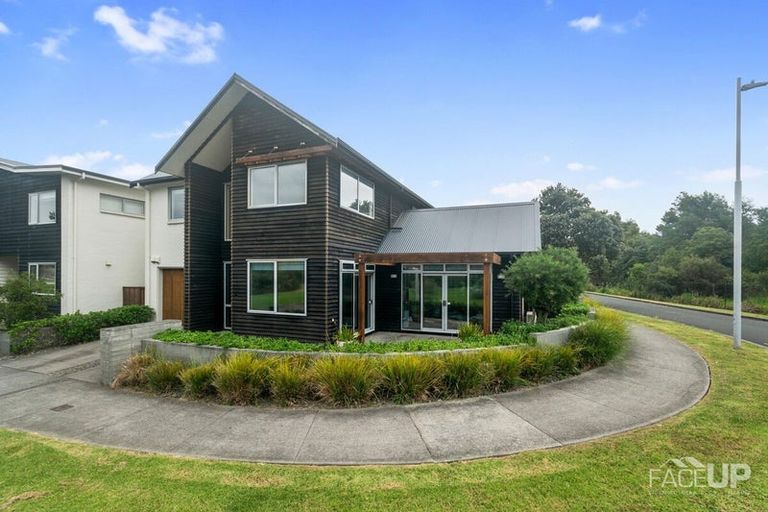 Photo of property in 33 Station Street, Hobsonville, Auckland, 0616