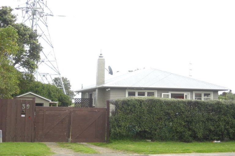 Photo of property in 39 Paritutu Road, Spotswood, New Plymouth, 4310