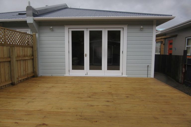 Photo of property in 172a Queens Drive, Lyall Bay, Wellington, 6022