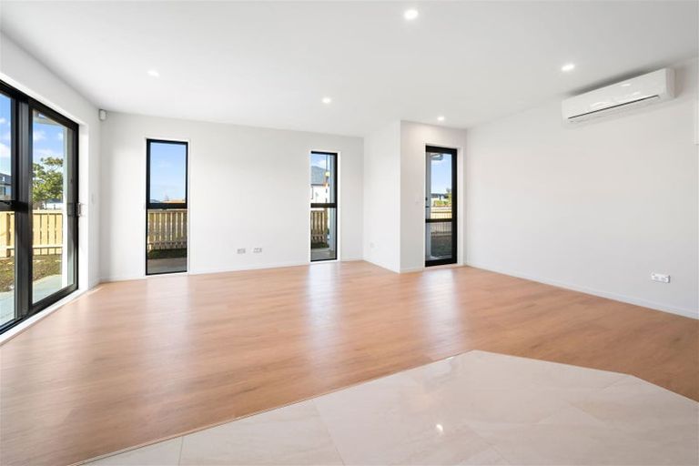 Photo of property in 10 Rorotu Avenue, Karaka, Papakura, 2113