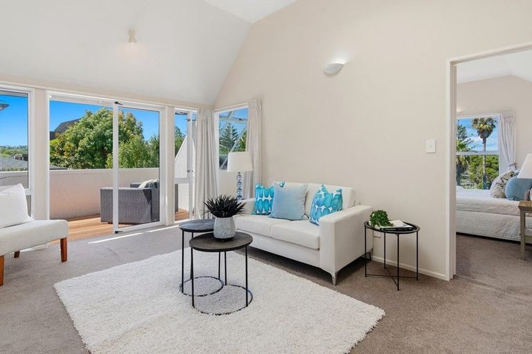 Photo of property in 2/99 Hebron Road, Waiake, Auckland, 0630