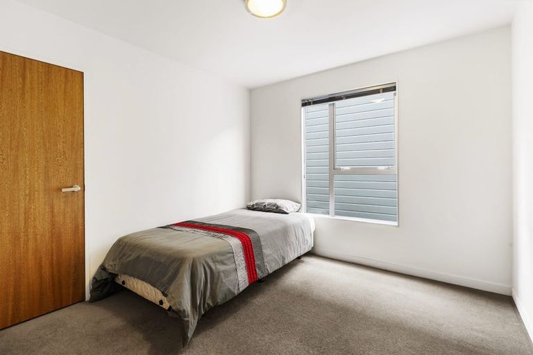 Photo of property in 3/3 Severn Street, Island Bay, Wellington, 6023