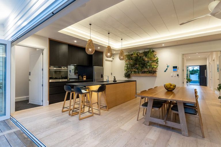 Photo of property in 43 Kent Terrace, Riverhead, 0820