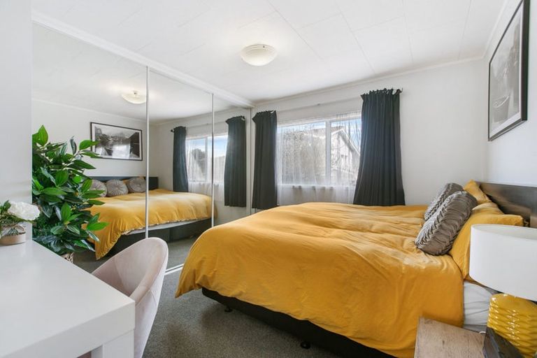 Photo of property in 4 Katrina Place, Massey, Auckland, 0614