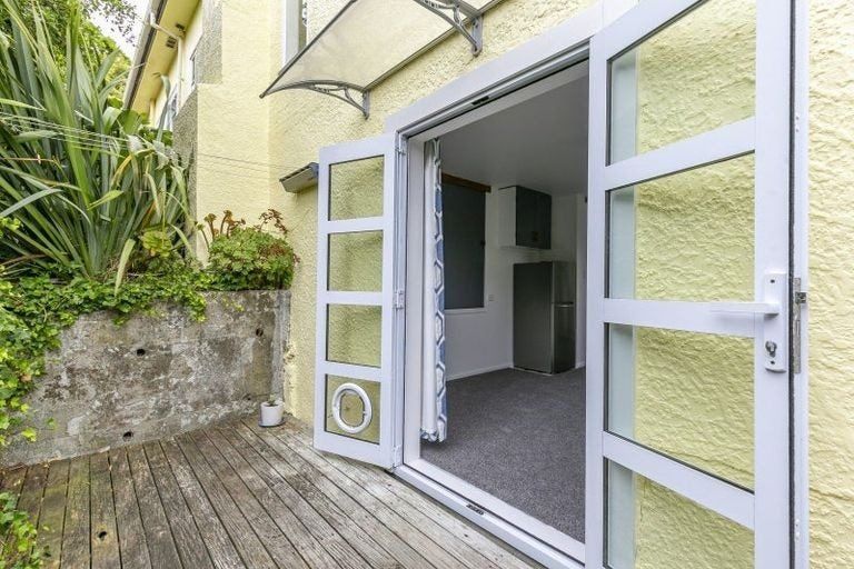 Photo of property in 5 Harland Street, Brooklyn, Wellington, 6021