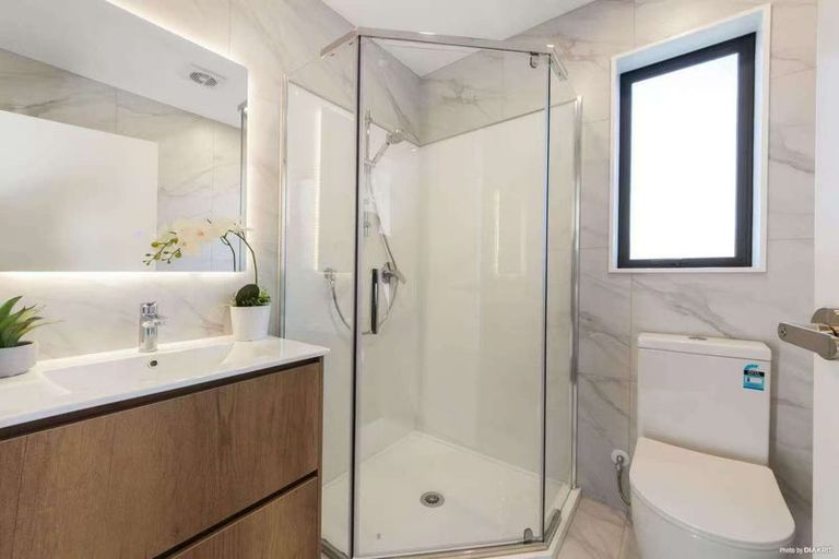 Photo of property in 4a Blue Gum Rise, Sunnyhills, Auckland, 2010